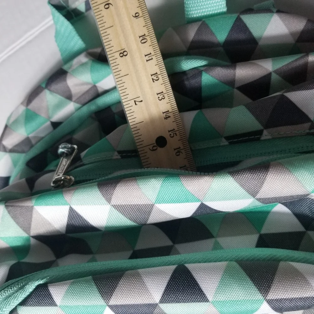 LIKE NEW EASTSPORT BACKPACK